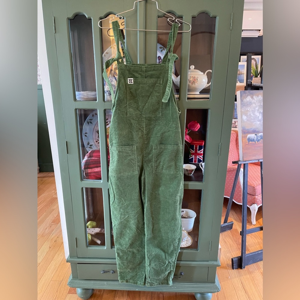 Green Jumpsuit with Adjustable Straps and Full-Length Legs